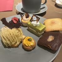 ブッフェアンドカフェ スロープサイドダイナー ザクロ - 
