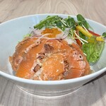 カフェ&ダイニング アーチ HIBIYA - 塩麹で漬けたサーモンの炙りいくら添え