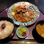 唐橋茶屋 - 八幡平ポークの生姜焼き定食　990円