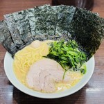 魂心家 - 料理写真:醤油ラーメン（ほうれん草、のり5枚追加）¥880