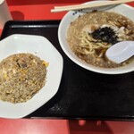 ラーチャン家 - 