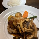 ラトリエ プリュ - ジンジャーポークときのこ