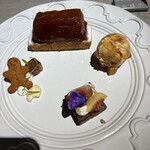 ASAKO IWAYANAGI SALON DE THE - ケーキ、ジェラート、ミニケーキ、ジンジャーマン