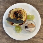 No.25 - 芋ブリュレマフィン（500円）