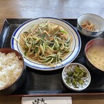 うえ乃家 - 豚ニラ炒め定食