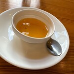 東京バルGardenTerrace - ピカンテオイル。タバスコよりは辛さは抑えめですが、それでも少量で辛さがあります