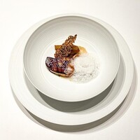 フォアグラのポワレと 和田牛蒡のキャラメリゼ 根パセリのエミュルッション
