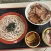 荷車屋 道の駅店 - 豚みそ丼とざるそば