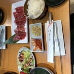 新橋 炭火焼き黒毛和牛 最大129種食べ放題 焼肉 天龍 - 