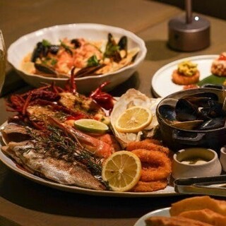 伊勢海老＆鮮魚を豪快に！贅沢シェア「シーフードプラッター」