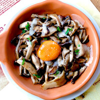 国産キノコとチーズのプランチャ