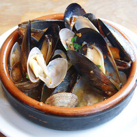 ムール貝とアサリの白ワイン蒸し