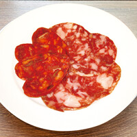 -イベリコ豚サラミとチョリソーの盛り合わせ〈S〉