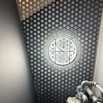 NH - 表通りから少し入ったところにある入口(少し迷う)