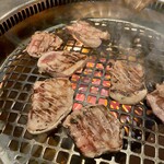 焼肉はひとくちめ だるま - 