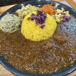 ホールスパイスカレー青藍 - スパイシーチキンカレーZ定食 ¥1,100
                                春菊と粗挽き胡椒のポテサラ ¥300