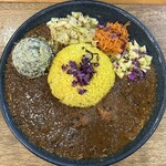 ホールスパイスカレー青藍 - スパイシーチキンカレーZ定食 ¥1,100
                                春菊と粗挽き胡椒のポテサラ ¥300