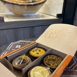 大阪 船場生まれのタルト専門店 BOMBOMY 本町店 - 