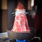 神戸牛焼肉 にくなべ屋 神戸びいどろ - 肉鍋【赤鍋】