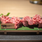 神戸牛焼肉 にくなべ屋 神戸びいどろ - 特選厚切りタン
