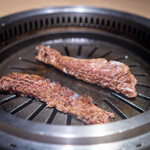 神戸牛焼肉 にくなべ屋 神戸びいどろ - 中落ちカルビ