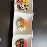 和食ダイニング 大誠 - 上寿司御膳の前菜（フグの皮のポン酢、ゴマフグ、牛すじ）