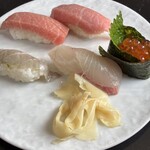 和食ダイニング 大誠 - 上寿司（トロ、えんがわ、カンパチ、いくら）
