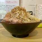 ラーメン専門 宮の森 - サイド