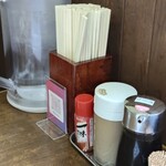 ３３ラ－メン - テーブル調味料