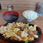 元祖スタミナ鉄板　てっぱん  - 料理写真:スタミナ鉄板一人前