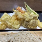 あさひ庵 - オクラ、イカ、舞茸、さつまいも、エビ２本。