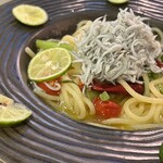 イルチェントロ ハミングバード - 北限しらすと仙台雪菜で柑橘ペペロンチーノ