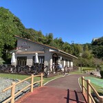 il Ritrovo - 駐車場から見たお店の外観