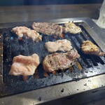 ホルモン ここから - 