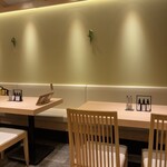 覚王山とんかつ わだ福 - テーブル席