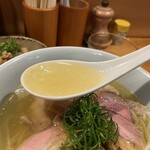 中華そば しば田 - スープ