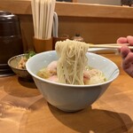 中華そば しば田 - 麺リフト