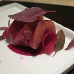 神保町 傳 - 鰤大根（鰤とビーツ）