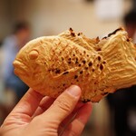 浅草浪花家 - たい焼き✨麻布十番より大阪に近い！金型が一緒なのかな？