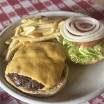 バブルオーバー - Cheese チーズバーガー:1,650円(税込1,820円)