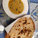 ラホーリーカーバーレストラン - ダルマッシュとチャパティ