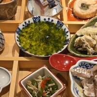 炭火割烹 庵 - 小鉢9品の中列　鯖棒寿司、海苔茶碗蒸し、万願寺とうがらしとじゃこ