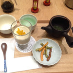 Amishimaen Ippuku Sabou - 温め時間を砂時計で計り、美味しいお茶が出来るのをワクワクして待ちます。