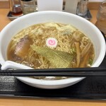 らーめんどんぐり - ワンタンめん（中）、1,050円。