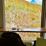 カフェ 崖の上 - 紅葉