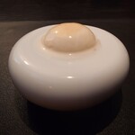 ベルエキップ - ◯明太子のブランマンジェ
            いつものように生クリームのコク感と
            軽い塩味、今日は明太子の味と辛さまで分かるぞっ♪
            
            後味にほんのりとした1分程度の旨味感が残る