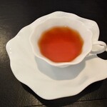 ベルエキップ - ◯紅茶
      香りも良くて、穏やかな甘さとほんの軽く渋み感
      
      良い茶葉なんだろうと思われる
      個性的な鮮烈さもある味わいで面白く美味しいなあ❗️