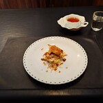 ベルエキップ - ◯栗きんとんのミルフィーユ
      食べるとパリパリに崩れていく儚さのある
      いろんな食感と味わいの変化を感じる