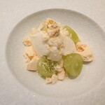 ベルエキップ - シャインマスカットのスライスが
      甘みと爽やかさを加えていて
      
      美味しいのは当たり前だけど
      シェフに不意打ちされた、やられた感があるなあ（笑）
      
      そういう予想をひっくり返されるのが面白い❗️