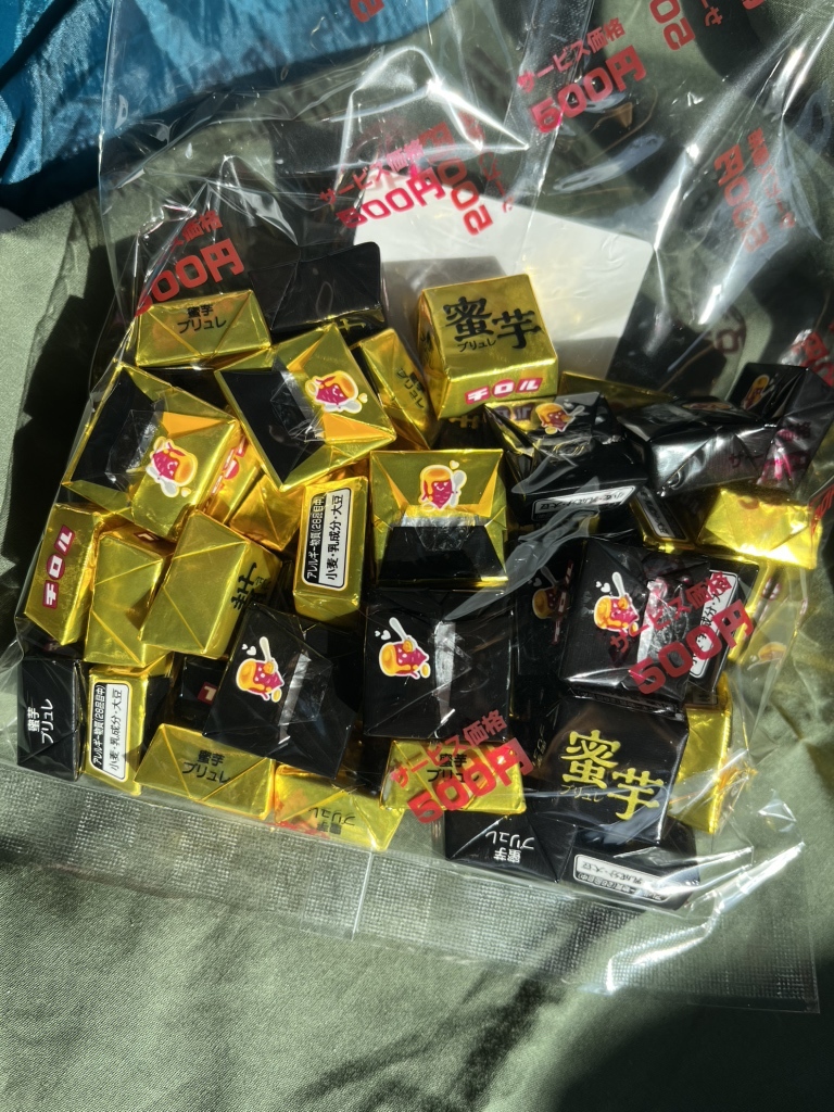 写真 : チロルチョコ アウトレットショップ （TIROL OUTLET SHOP